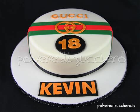 torta pasta di zucchero gucci|Torta in pasta di zucchero decorata per il 18° compleanno di un .